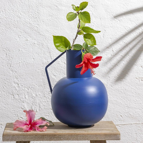 Vase contemporain en métal BELLEZZA bleu becquet  - Vase design