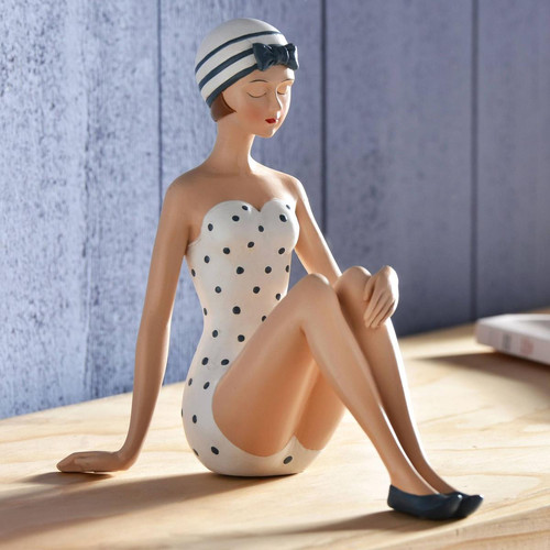 Statuette femme HAZEL assise becquet  - Statue resine design
