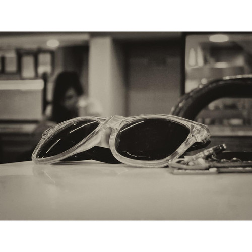 Tableau Fashion Sunglasses 80x55 DeclikDeco  - Idee cadeaux deco noel