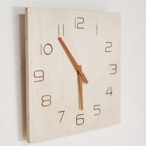 Horloge contreplaquée carrée - Simplicity Factory  - Horloge design