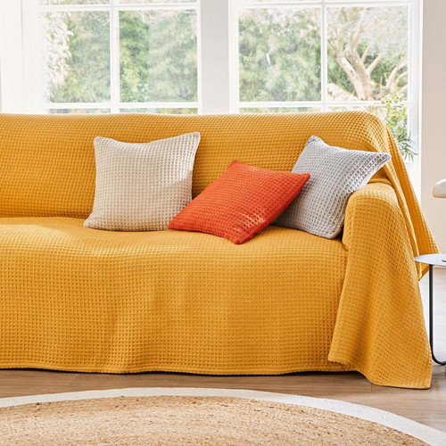 Jeté de fauteuil en coton motifs nid d'abeille FEROE Jaune curry becquet  - Textile design
