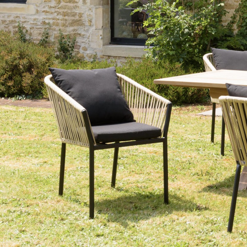 Lot de 6 fauteuils en cordage couleur naturelle coussins noirs MALO - Salon de jardin design