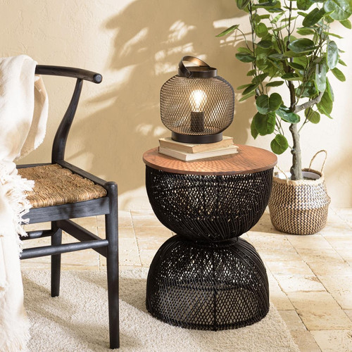 Table d'appoint en rotin noir plateau en bois de teck recyclé  - Macabane - Salon meuble deco