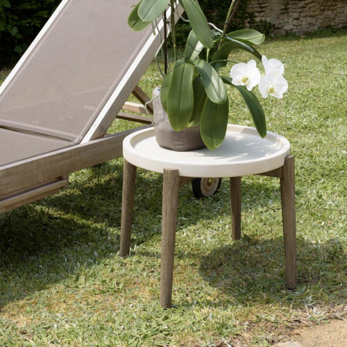 Table d’appoint ronde plateau béton beige pieds acacia HECTOR Macabane  - Salon meuble deco macabane