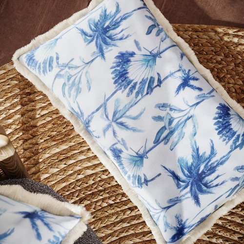 Coussin rectangulaire à motifs feuillage tropical bleu Dakar déhoussable avec rembourrage en mousse POTIRON PARIS  - Textile design